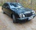 Черный Мерседес Е-Класс, объемом двигателя 2.2 л и пробегом 490 тыс. км за 3300 $, фото 9 на Automoto.ua
