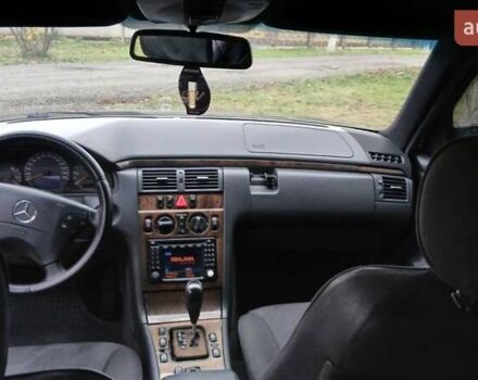 Чорний Мерседес Е-Клас, об'ємом двигуна 3.22 л та пробігом 390 тис. км за 3950 $, фото 10 на Automoto.ua