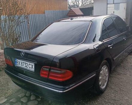 Черный Мерседес Е-Класс, объемом двигателя 2.6 л и пробегом 385 тыс. км за 3950 $, фото 2 на Automoto.ua