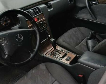 Чорний Мерседес Е-Клас, об'ємом двигуна 3.22 л та пробігом 390 тис. км за 3950 $, фото 9 на Automoto.ua