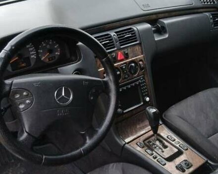 Чорний Мерседес Е-Клас, об'ємом двигуна 3.22 л та пробігом 390 тис. км за 3950 $, фото 7 на Automoto.ua