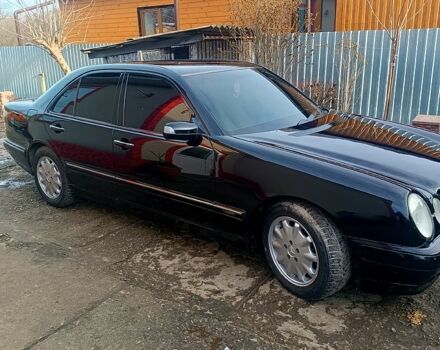 Черный Мерседес Е-Класс, объемом двигателя 2.6 л и пробегом 385 тыс. км за 3950 $, фото 1 на Automoto.ua