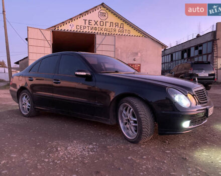 Черный Мерседес Е-Класс, объемом двигателя 2.7 л и пробегом 400 тыс. км за 7299 $, фото 5 на Automoto.ua