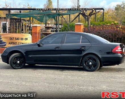 Мерседес Е-Клас 2002 у Кривому Розі на Automoto.ua Чорний Мерседес Е-Клас, об'ємом двигуна 2.6 л та пробігом 307 тис. км за 6500 $, фото 3 на Automoto.ua