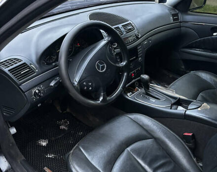 Чорний Мерседес Е-Клас, об'ємом двигуна 2.69 л та пробігом 326 тис. км за 5200 $, фото 6 на Automoto.ua