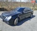 Черный Мерседес Е-Класс, объемом двигателя 2.2 л и пробегом 325 тыс. км за 6600 $, фото 1 на Automoto.ua