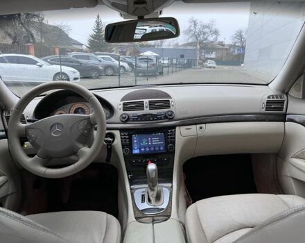 Черный Мерседес Е-Класс, объемом двигателя 2.4 л и пробегом 450 тыс. км за 4700 $, фото 9 на Automoto.ua