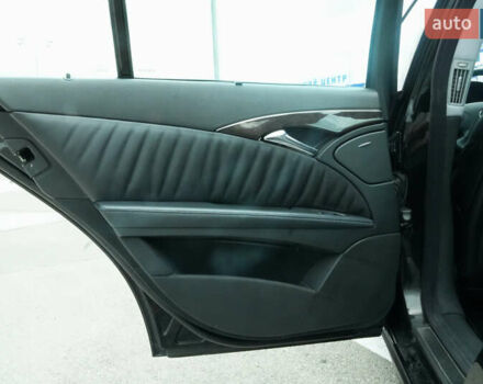 Черный Мерседес Е-Класс, объемом двигателя 4.97 л и пробегом 300 тыс. км за 9300 $, фото 25 на Automoto.ua