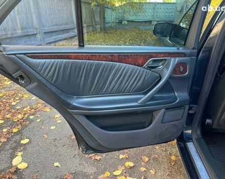 Черный Мерседес Е-Класс, объемом двигателя 2.8 л и пробегом 241 тыс. км за 8490 $, фото 18 на Automoto.ua