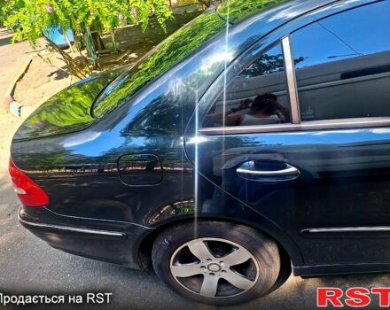 Черный Мерседес Е-Класс, объемом двигателя 3.2 л и пробегом 241 тыс. км за 5800 $, фото 1 на Automoto.ua