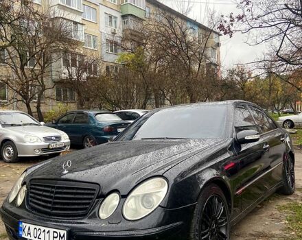 Черный Мерседес Е-Класс, объемом двигателя 3.2 л и пробегом 458 тыс. км за 5000 $, фото 1 на Automoto.ua