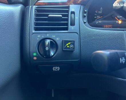 Черный Мерседес Е-Класс, объемом двигателя 2.8 л и пробегом 241 тыс. км за 8490 $, фото 12 на Automoto.ua