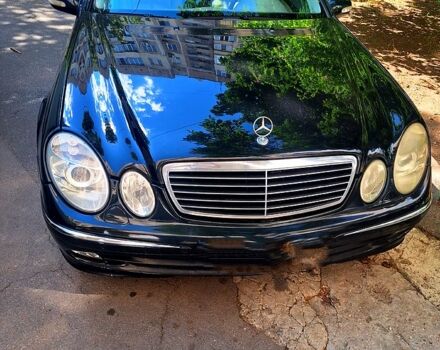 Черный Мерседес Е-Класс, объемом двигателя 3.2 л и пробегом 241 тыс. км за 5800 $, фото 6 на Automoto.ua