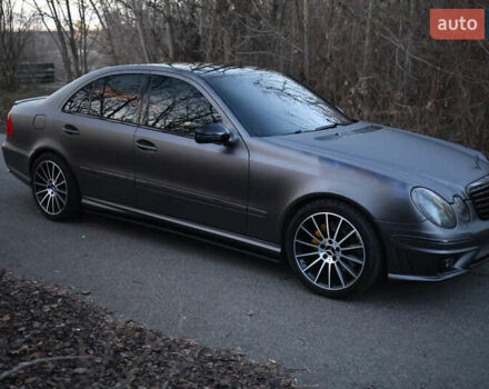 Чорний Мерседес Е-Клас, об'ємом двигуна 5 л та пробігом 320 тис. км за 12000 $, фото 5 на Automoto.ua