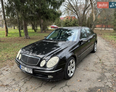 Черный Мерседес Е-Класс, объемом двигателя 3.2 л и пробегом 340 тыс. км за 2999 $, фото 1 на Automoto.ua