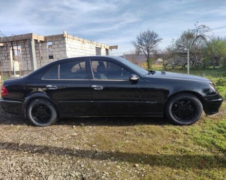 Черный Мерседес Е-Класс, объемом двигателя 1.8 л и пробегом 340 тыс. км за 5100 $, фото 2 на Automoto.ua