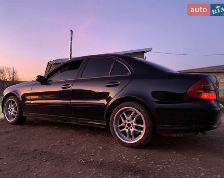 Черный Мерседес Е-Класс, объемом двигателя 2.7 л и пробегом 400 тыс. км за 7299 $, фото 11 на Automoto.ua