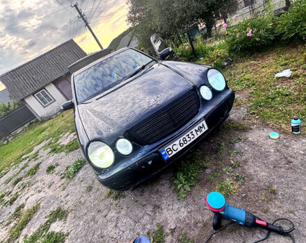 Черный Мерседес Е-Класс, объемом двигателя 2 л и пробегом 200 тыс. км за 4000 $, фото 5 на Automoto.ua