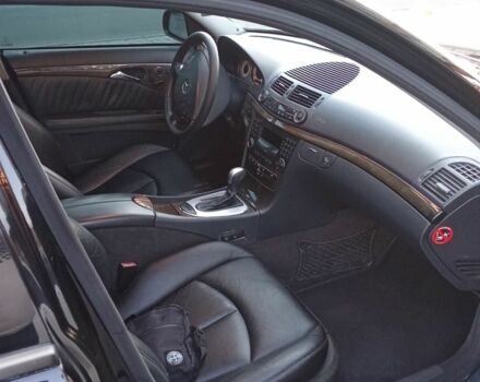 Черный Мерседес Е-Класс, объемом двигателя 0 л и пробегом 264 тыс. км за 5600 $, фото 3 на Automoto.ua