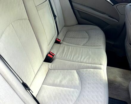 Мерседес Е-Клас 2002 у Кривому Розі на Automoto.ua Чорний Мерседес Е-Клас, об'ємом двигуна 2.6 л та пробігом 307 тис. км за 6500 $, фото 9 на Automoto.ua