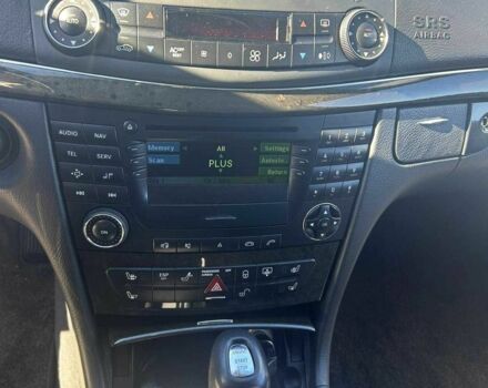 Чорний Мерседес Е-Клас, об'ємом двигуна 3.2 л та пробігом 170 тис. км за 8500 $, фото 17 на Automoto.ua