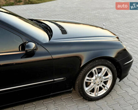 Чорний Мерседес Е-Клас, об'ємом двигуна 3.2 л та пробігом 309 тис. км за 4600 $, фото 14 на Automoto.ua