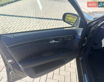 Чорний Мерседес Е-Клас, об'ємом двигуна 3.2 л та пробігом 170 тис. км за 8500 $, фото 12 на Automoto.ua