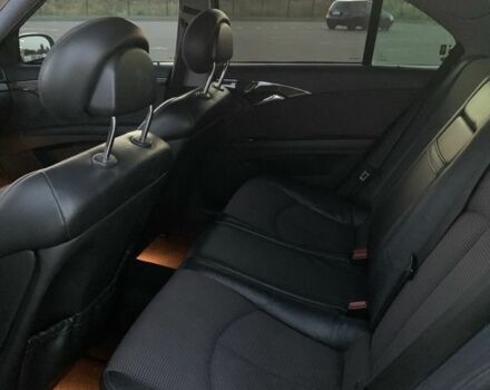Черный Мерседес Е-Класс, объемом двигателя 2.7 л и пробегом 420 тыс. км за 3400 $, фото 7 на Automoto.ua