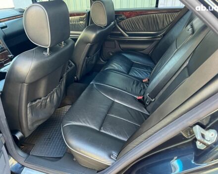 Черный Мерседес Е-Класс, объемом двигателя 2.8 л и пробегом 241 тыс. км за 8490 $, фото 19 на Automoto.ua