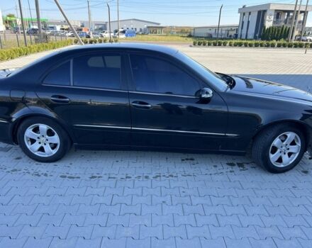 Мерседес Е-Клас 2002 у Хусте на Automoto.ua Чорний Мерседес Е-Клас, об'ємом двигуна 2.7 л та пробігом 2 тис. км за 5400 $, фото 3 на Automoto.ua