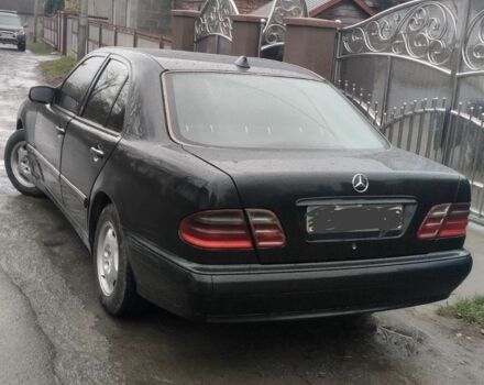 Чорний Мерседес Е-Клас, об'ємом двигуна 0 л та пробігом 380 тис. км за 3900 $, фото 2 на Automoto.ua