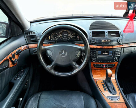 Чорний Мерседес Е-Клас, об'ємом двигуна 3.2 л та пробігом 309 тис. км за 4600 $, фото 20 на Automoto.ua