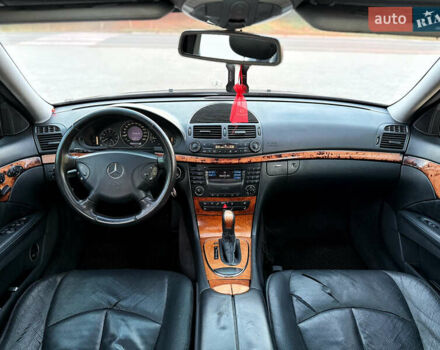 Чорний Мерседес Е-Клас, об'ємом двигуна 3.2 л та пробігом 309 тис. км за 4600 $, фото 19 на Automoto.ua