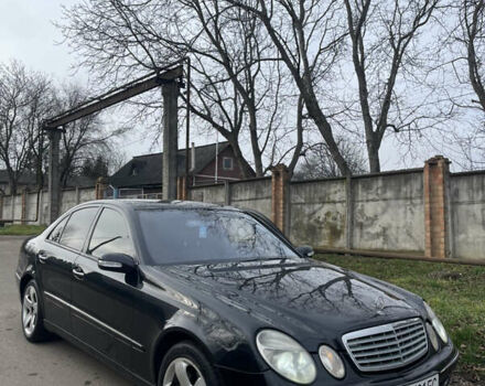 Черный Мерседес Е-Класс, объемом двигателя 2.7 л и пробегом 320 тыс. км за 5450 $, фото 2 на Automoto.ua
