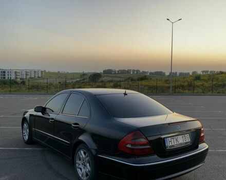 Черный Мерседес Е-Класс, объемом двигателя 2.7 л и пробегом 420 тыс. км за 3400 $, фото 5 на Automoto.ua