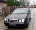 Чорний Мерседес Е-Клас, об'ємом двигуна 2 л та пробігом 380 тис. км за 3900 $, фото 2 на Automoto.ua