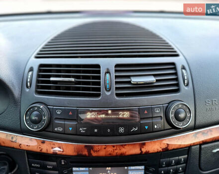 Чорний Мерседес Е-Клас, об'ємом двигуна 3.2 л та пробігом 309 тис. км за 4600 $, фото 22 на Automoto.ua