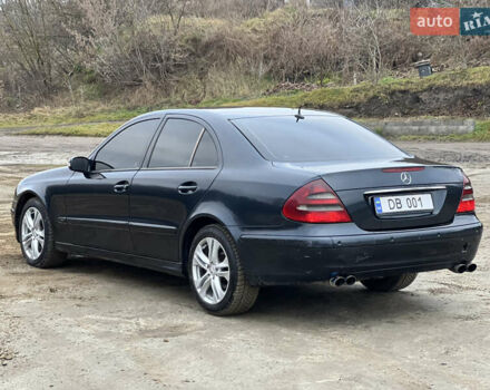 Черный Мерседес Е-Класс, объемом двигателя 2.7 л и пробегом 400 тыс. км за 6900 $, фото 5 на Automoto.ua