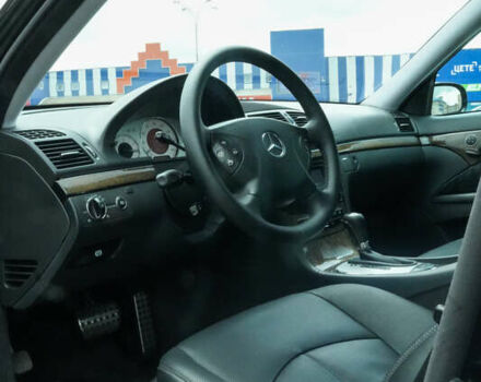 Черный Мерседес Е-Класс, объемом двигателя 4.97 л и пробегом 300 тыс. км за 9300 $, фото 18 на Automoto.ua