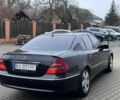 Черный Мерседес Е-Класс, объемом двигателя 2.4 л и пробегом 450 тыс. км за 4700 $, фото 6 на Automoto.ua