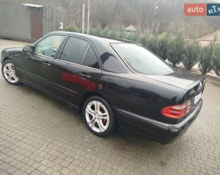 Чорний Мерседес Е-Клас, об'ємом двигуна 3.2 л та пробігом 400 тис. км за 5800 $, фото 5 на Automoto.ua