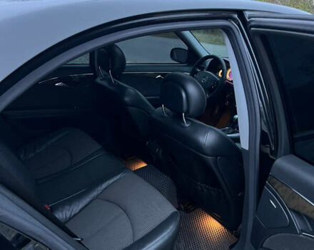 Чорний Мерседес Е-Клас, об'ємом двигуна 2.69 л та пробігом 314 тис. км за 7500 $, фото 26 на Automoto.ua