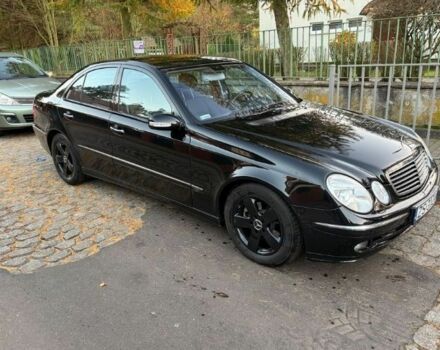 Черный Мерседес Е-Класс, объемом двигателя 2.7 л и пробегом 314 тыс. км за 2200 $, фото 1 на Automoto.ua