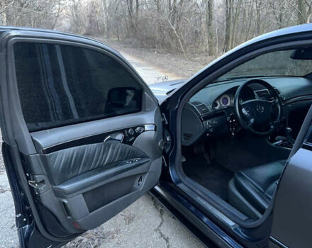 Чорний Мерседес Е-Клас, об'ємом двигуна 5 л та пробігом 320 тис. км за 12000 $, фото 9 на Automoto.ua
