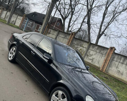 Черный Мерседес Е-Класс, объемом двигателя 2.7 л и пробегом 320 тыс. км за 5450 $, фото 1 на Automoto.ua