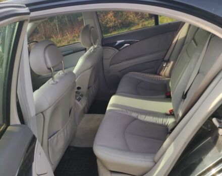 Черный Мерседес Е-Класс, объемом двигателя 1.8 л и пробегом 340 тыс. км за 5100 $, фото 6 на Automoto.ua