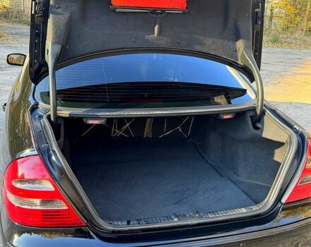 Черный Мерседес Е-Класс, объемом двигателя 1.8 л и пробегом 250 тыс. км за 5999 $, фото 8 на Automoto.ua