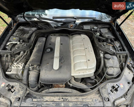 Черный Мерседес Е-Класс, объемом двигателя 3.2 л и пробегом 340 тыс. км за 2999 $, фото 14 на Automoto.ua