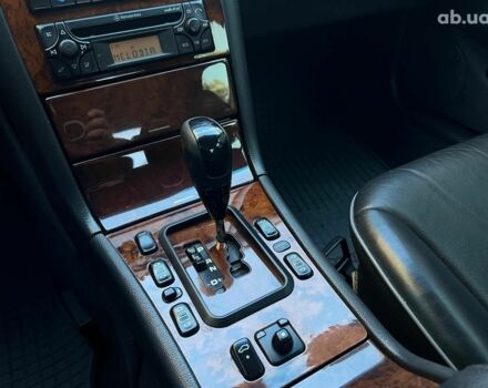 Черный Мерседес Е-Класс, объемом двигателя 2.8 л и пробегом 241 тыс. км за 8490 $, фото 14 на Automoto.ua