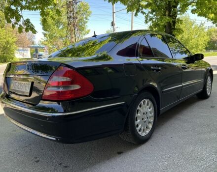 Черный Мерседес Е-Класс, объемом двигателя 2.4 л и пробегом 299 тыс. км за 6500 $, фото 3 на Automoto.ua